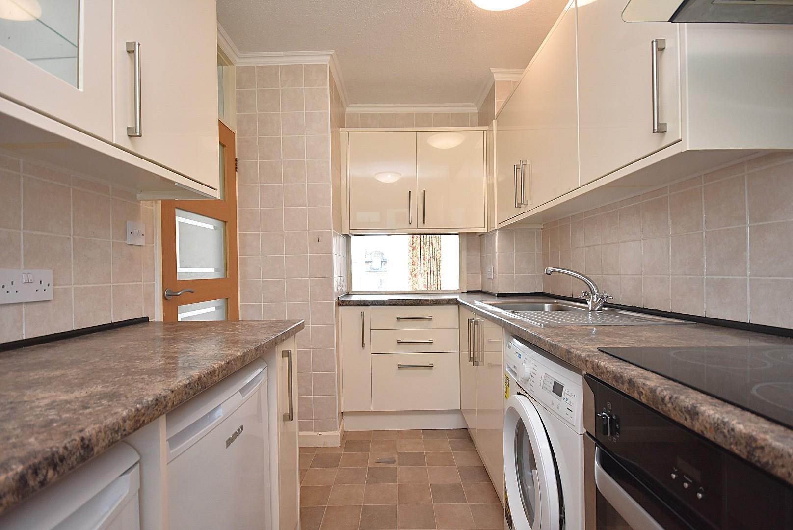 7 St. Nicholas House, Sea View Court, Bradford Place, Penarth, CF64 1AL
